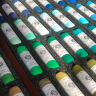 Пастель Mungyo Gallery Handmade Soft Pastel сухая круглая 200 цветов профессиональная в деревянном кейсе купить в художественном магазине Альберт Мольберт с доставкой по всему миру