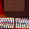 Пастель Mungyo Gallery Handmade Soft Pastel сухая круглая 200 цветов профессиональная в деревянном кейсе купить в художественном магазине Альберт Мольберт с доставкой по всему миру