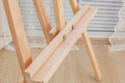 Мольберт Лира высотой 175 см с планшетом 45х60, полочкой и стаканчиками "DArt's"