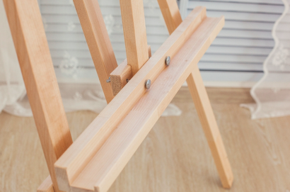 Мольберт Лира высотой 175см со съемной полочкой для кистей "DArt's"